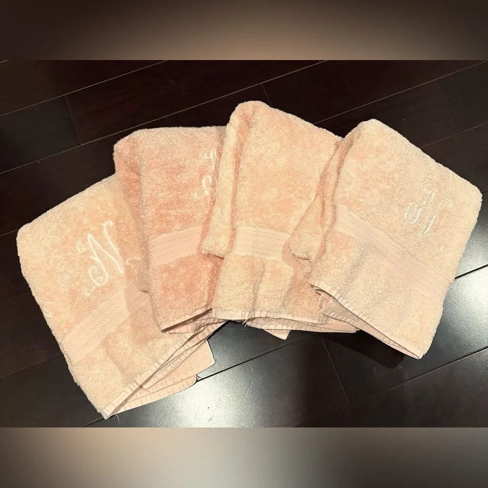 Luxurious “N” Monogrammed Cotton Peach Bath Towel Set